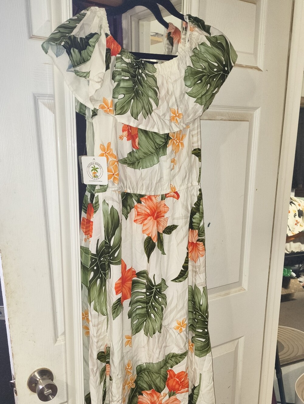 Aloha Island Radiance Hawaiian Dress Size S NWT